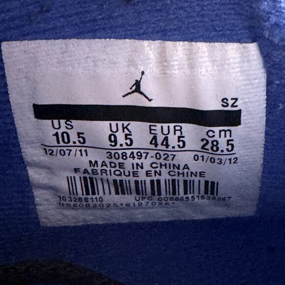 Size 10.5 - Nike Air Jordan 4 Retro Cavs Men's Shoes - Picture 7 of 8